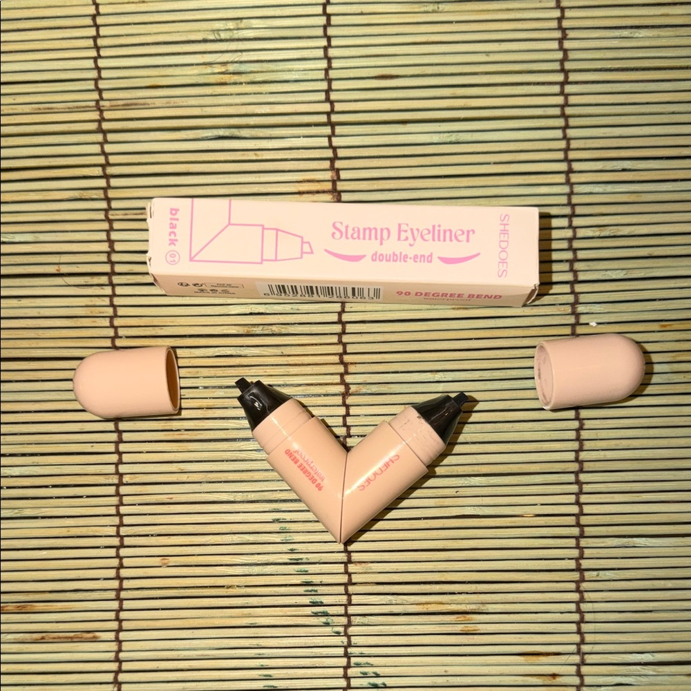 Stamp Eyeliner Double-End.